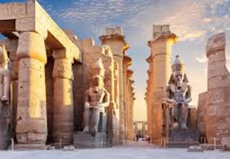Visit the Luxor Temple
