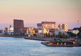 IgluCruise.Application.ViewModels.Shared.WebImageViewModel?.Description