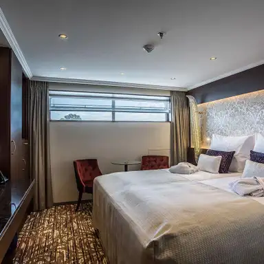 Image related to Emerald Deck Suite