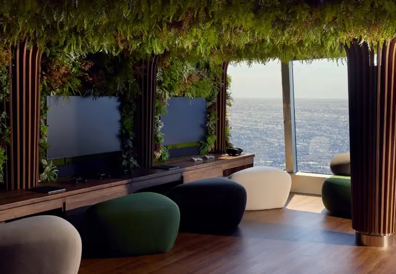 Nautilus Lounge