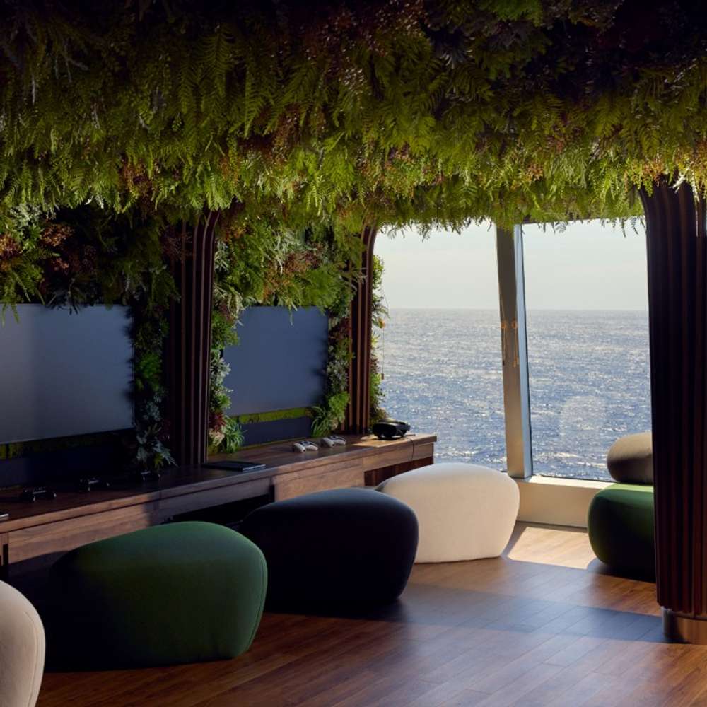 Nautilus Lounge