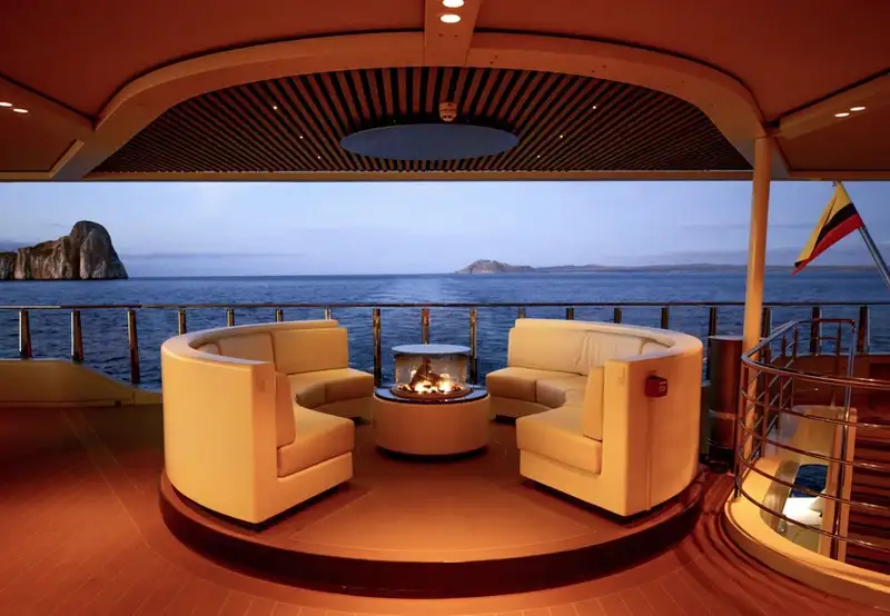 Explorer Lounge