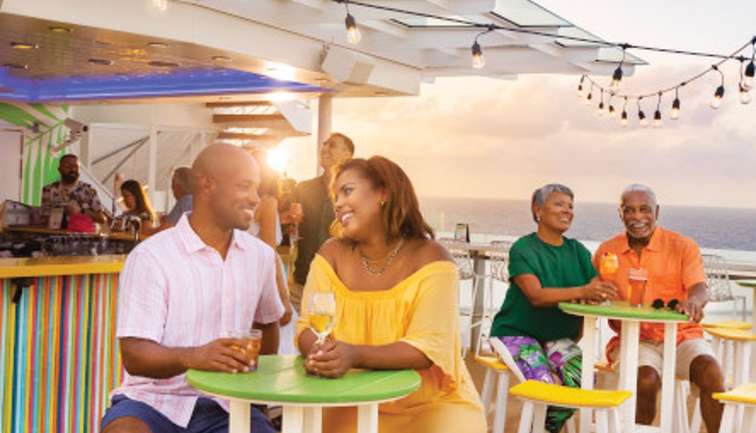 couple at al fresco bar