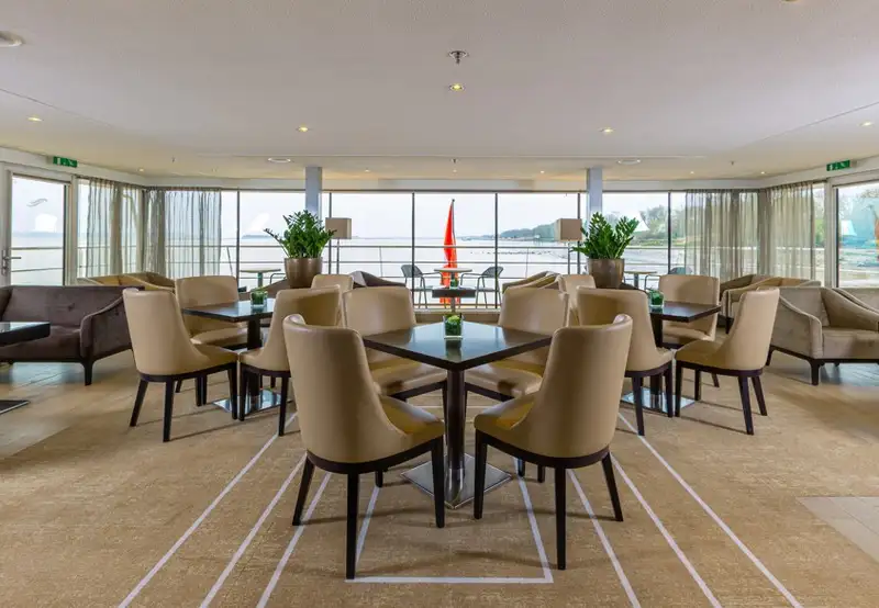Club Lounge