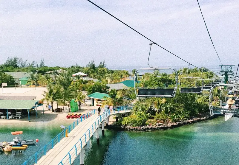 Mahogany Bay, Honduras
