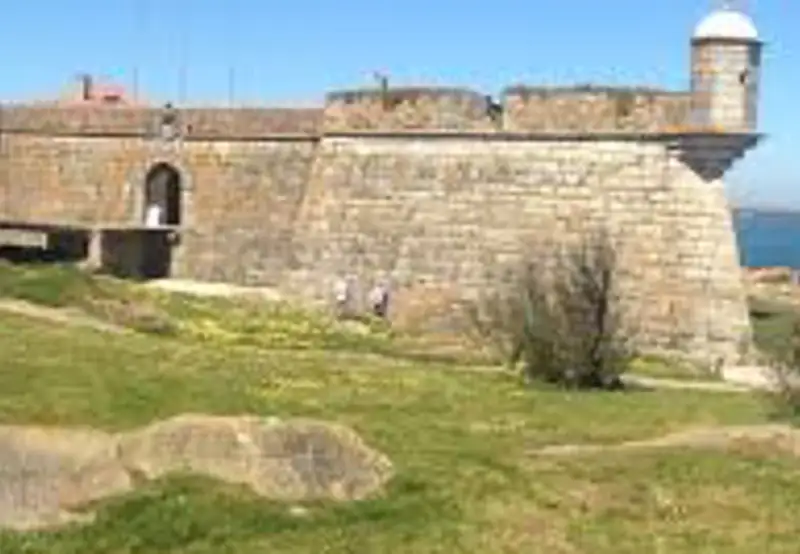 Visit Castelo do Queijo