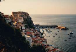 IgluCruise.Application.ViewModels.Shared.WebImageViewModel?.Description