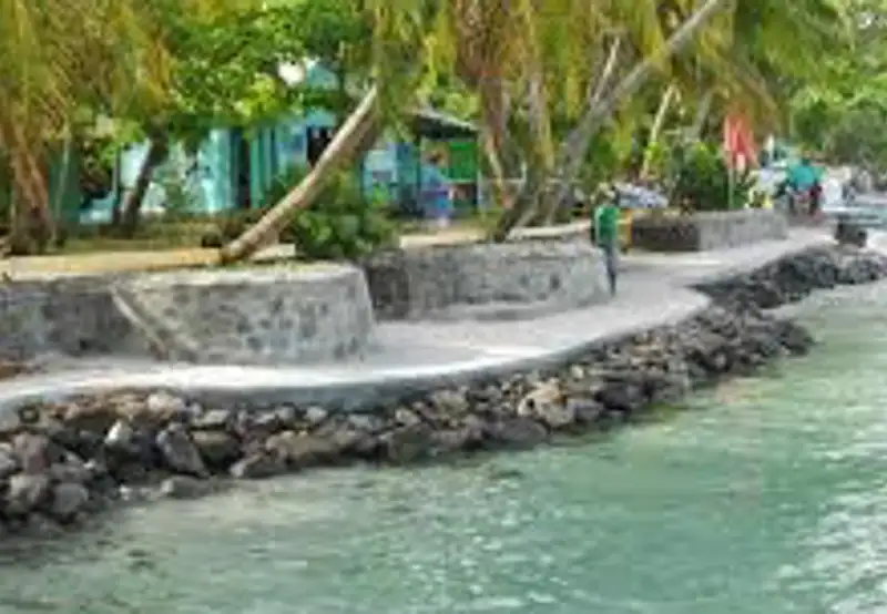 Stroll the Belmont Walkway