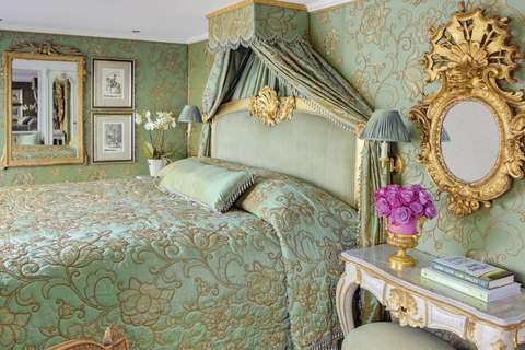 Image related to Suite