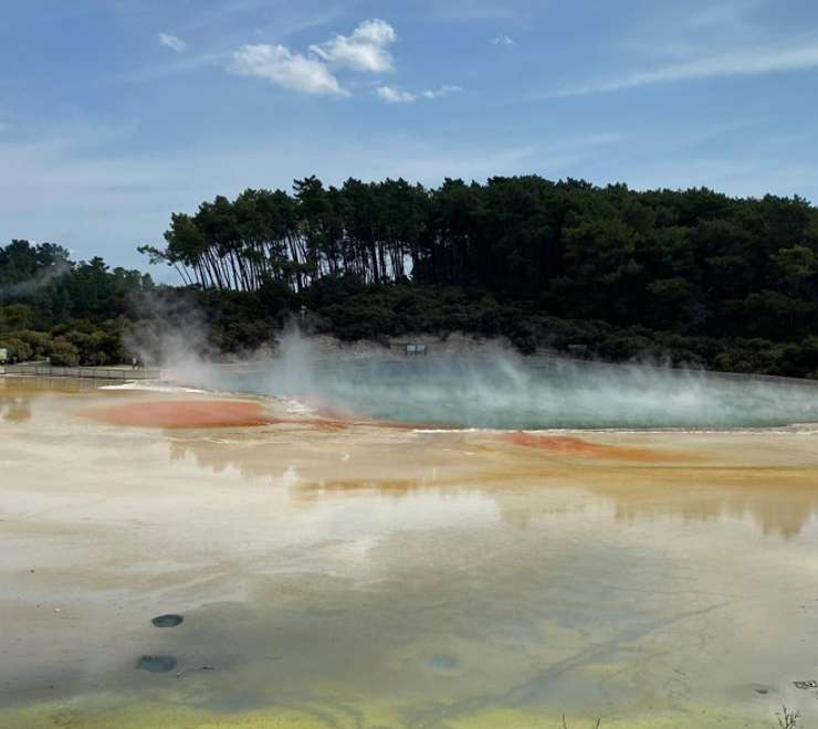 Wai-O-Tapu Sightseeing Tour