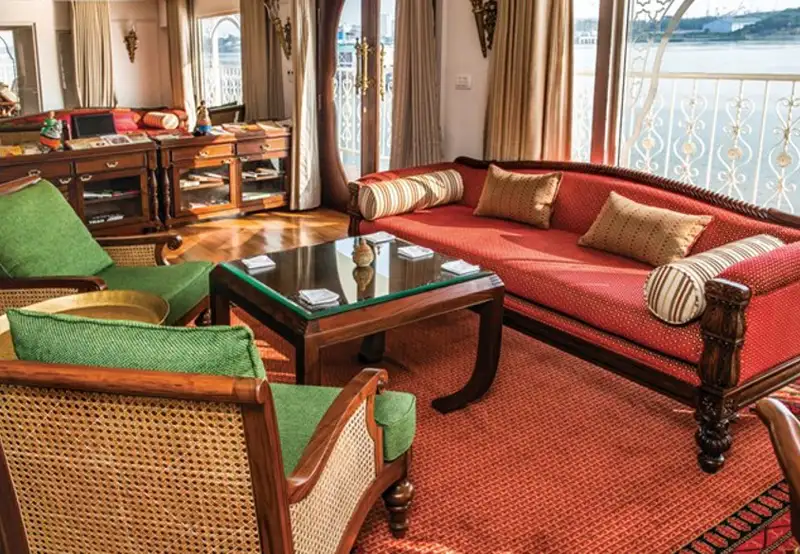 Governor's Lounge