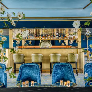 Hari's Lounge & Bar