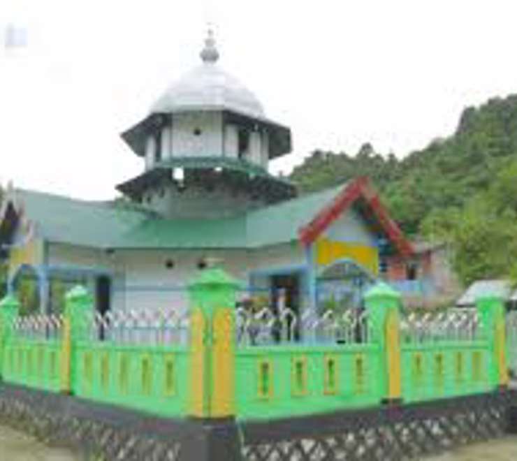Visit Patimburak Old Mosque