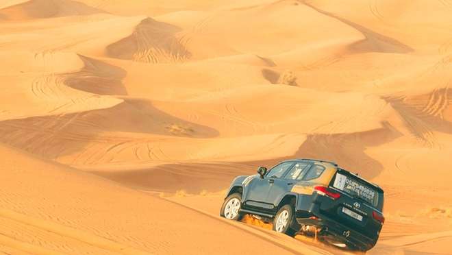 Adventure Through the Desert on a 4x4 Safari