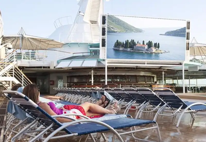 Pool deck