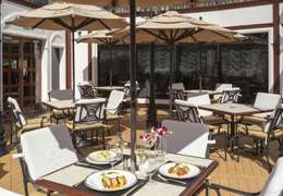 Grills Courtyard