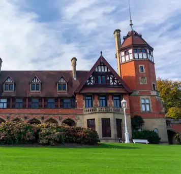 Image related to Image related to Palacio Miramar