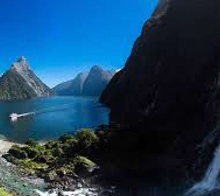 Milford Sound (Scenic Cruising)