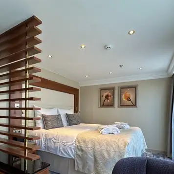 Deluxe Suite Diamond Deck