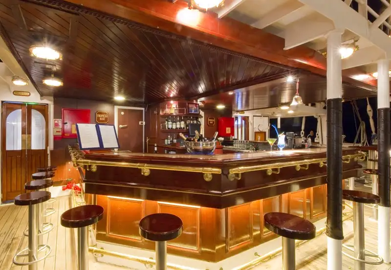 Star Flyer : Tropical Bar