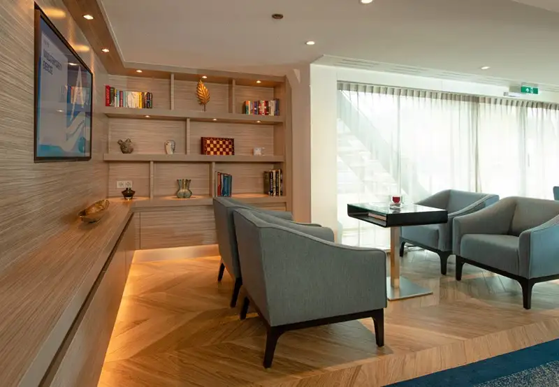 Club Lounge