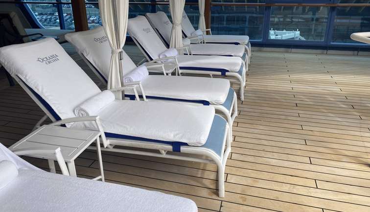 Oceania Sirena - Pool Deck
