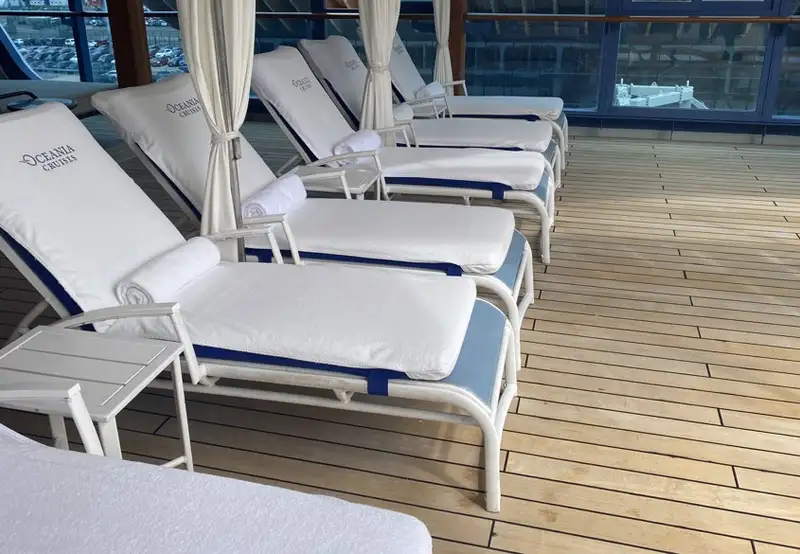 Oceania Sirena - Pool Deck