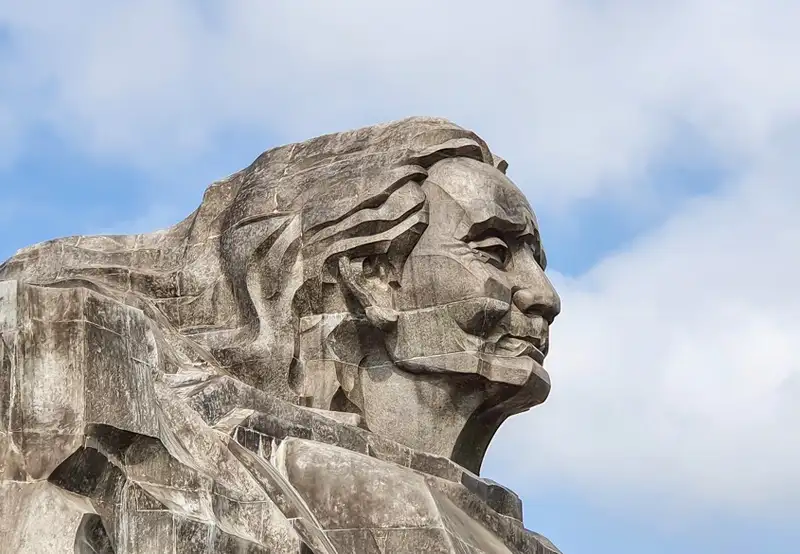 Vietnam’s Heroic Mother Monument