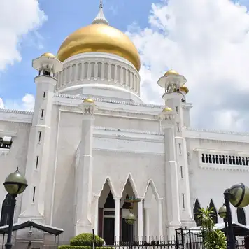 Image related to Sultan Omar Ali Saifuddien Mosque