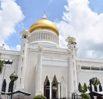 Image related to Sultan Omar Ali Saifuddien Mosque