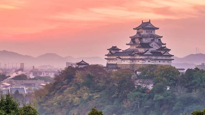 Marvel at the Majestic Himeji Castle
