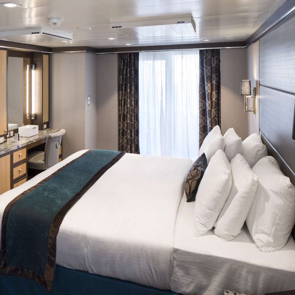 AquaTheater Stateroom
