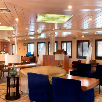 Yacht Club Cafe