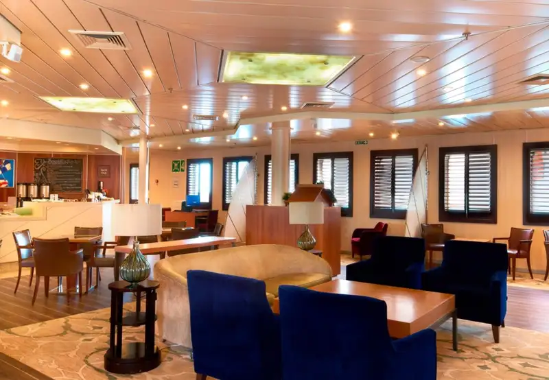 Yacht Club Cafe