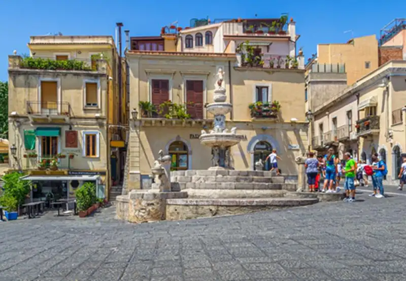 Image related to Piazza del Duomo