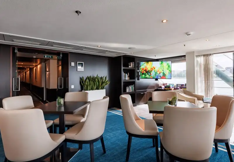 Club Lounge