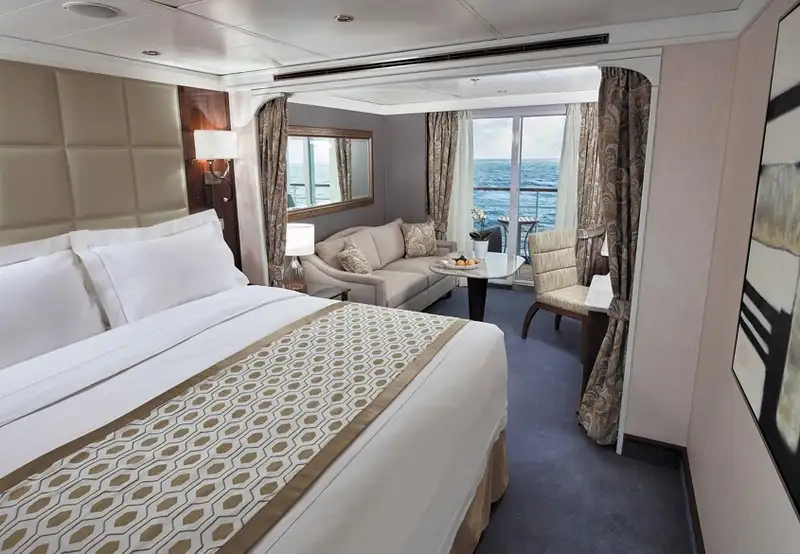 Deluxe Veranda Suite