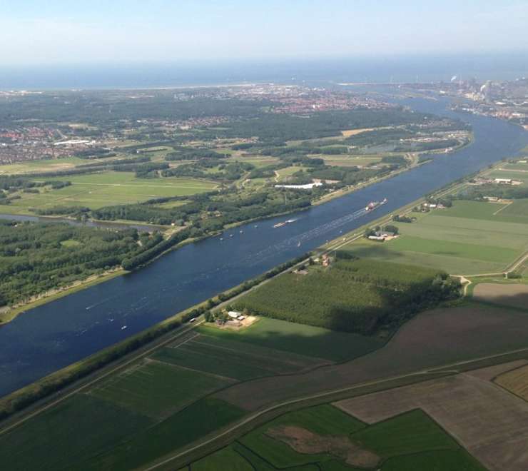 North Sea Canal - Cruising