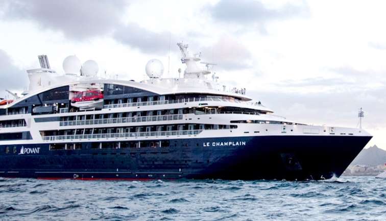 Le Champlain sailing