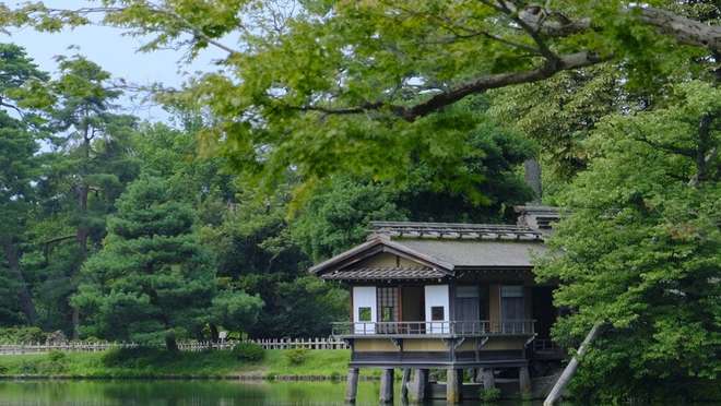 Kenroku-en Garden & Nomura Samurai House Tour