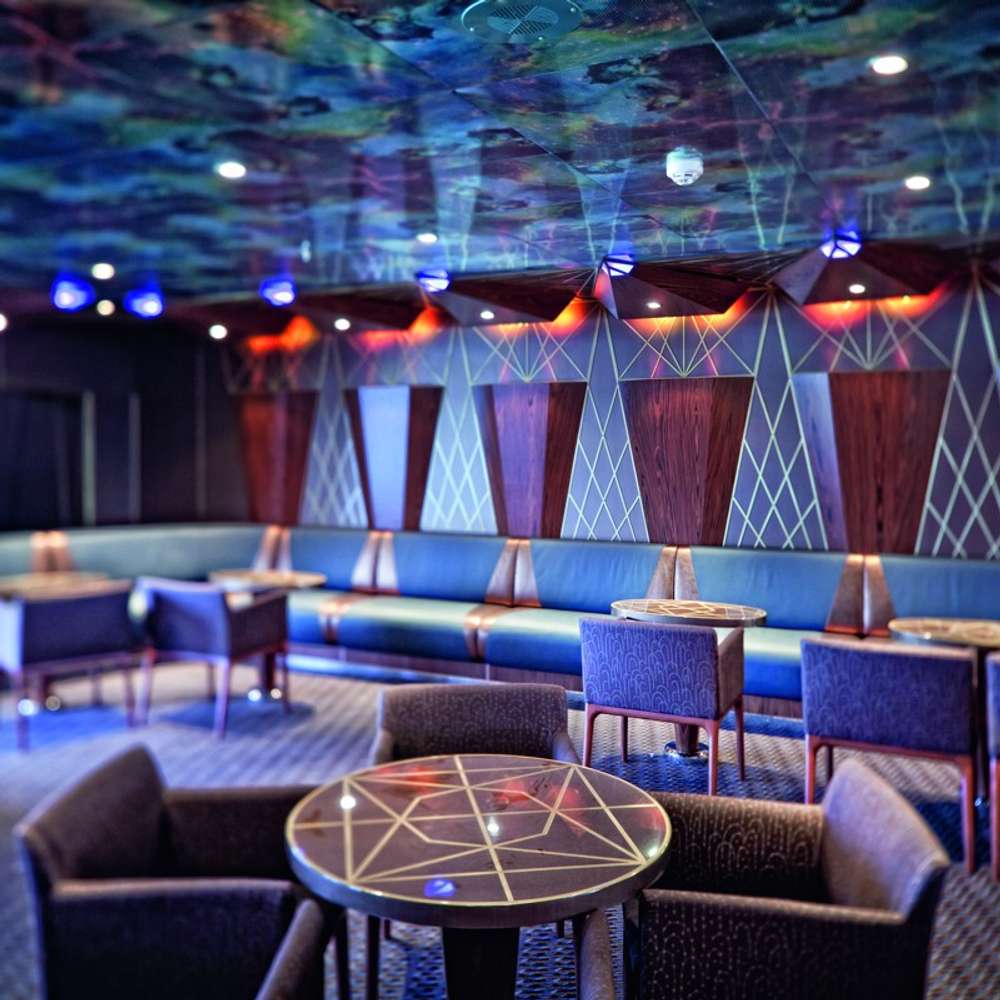 Cheri Lounge