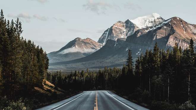 Canadian Rockies Trail Coach Tour
