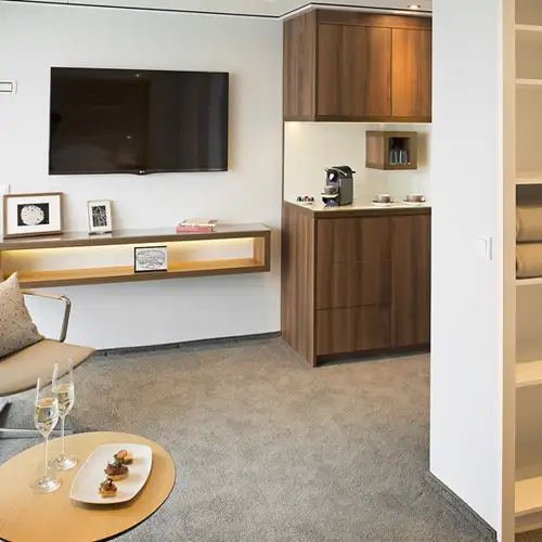 Image related to Emerald Radiance