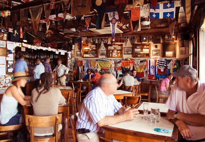 Pete’s Sports Café