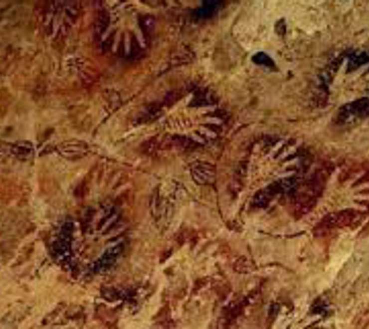 See the Tapurarang Cliff Paintings