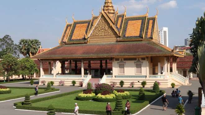 Phnom Penh - Royal Palace & Silver Pagoda
