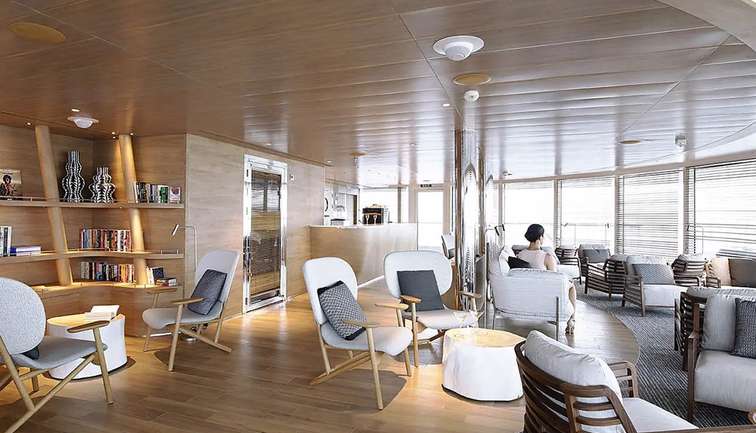 Panoramic Lounge