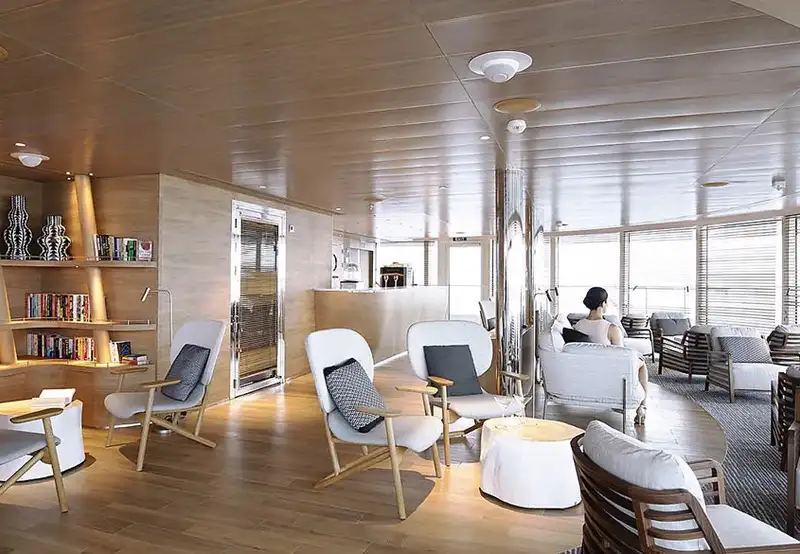 Panoramic Lounge