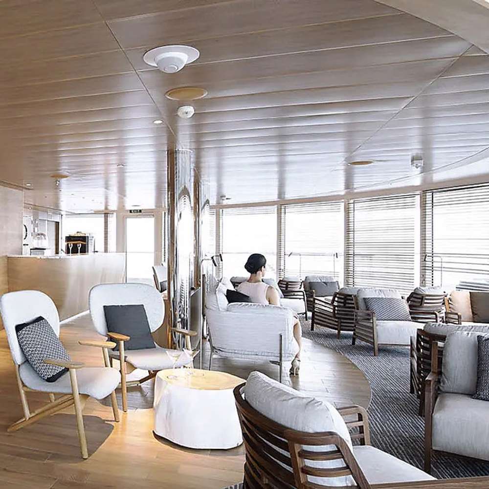 Panoramic Lounge