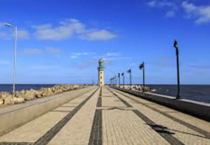 Stroll the Boardwalk & De Lesseps Base